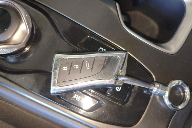 Used Lexus RZ 2023 450e All-Wheel Drive Luxury Edition Interior 1