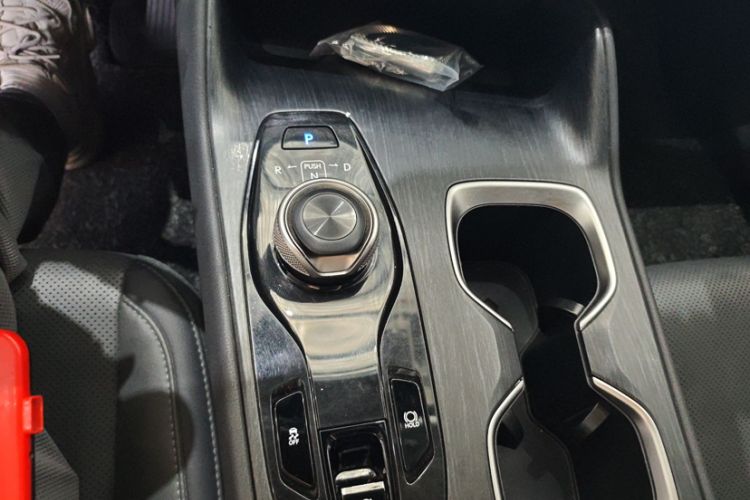 Used Lexus RZ 2023 450e All-Wheel Drive Luxury Edition Interior 1