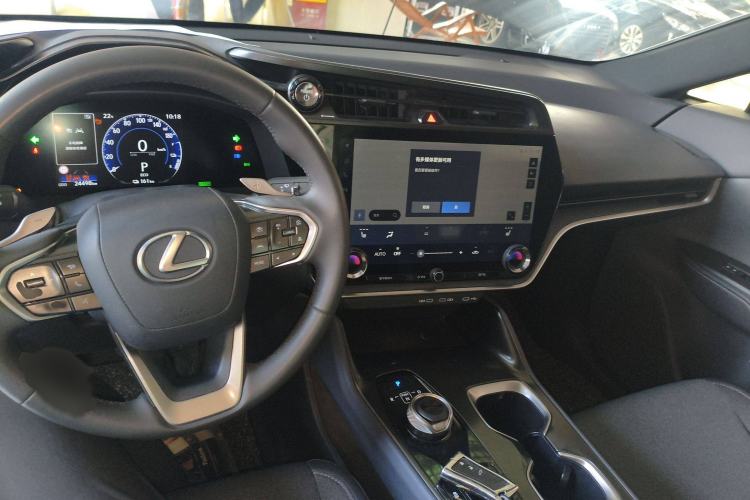 Used Lexus RZ 2023 450e All-Wheel Drive Luxury Edition Interior 2
