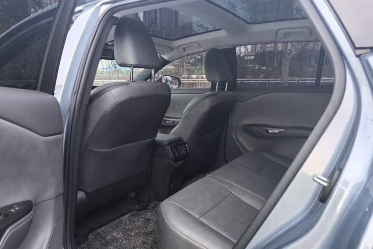 Used Lexus RZ 2023 450e All-Wheel Drive Luxury Edition Interior 3