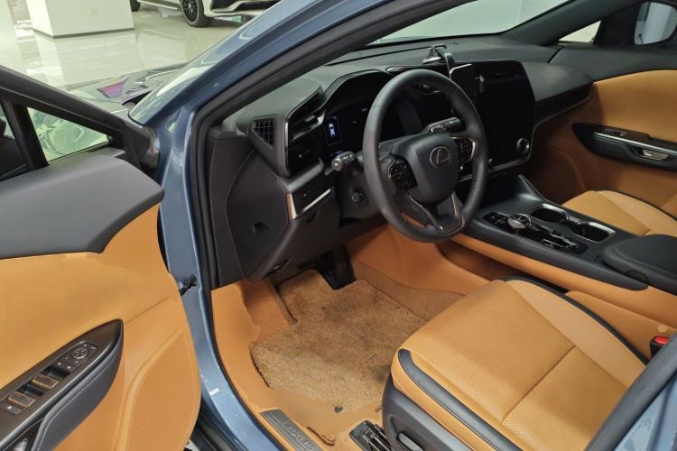 Used Lexus RZ 2023 450e All-Wheel Drive Luxury Edition Interior 3