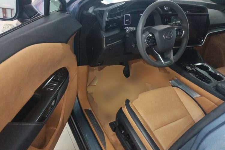 Used Lexus RZ 2023 450e All-Wheel Drive Luxury Edition Interior 3