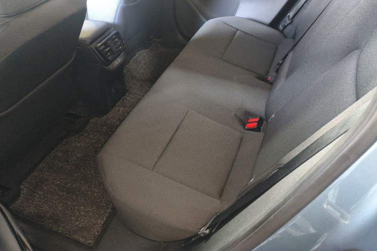 Used Lexus RZ 2023 450e All-Wheel Drive Luxury Edition Interior 4