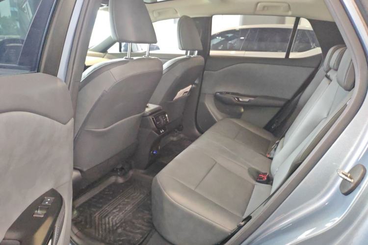 Used Lexus RZ 2023 450e All-Wheel Drive Luxury Edition Interior 4