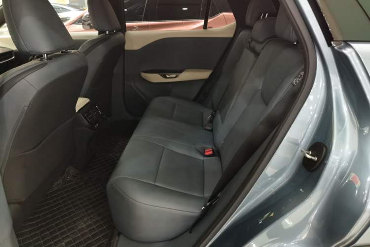 Used Lexus RZ 2023 450e All-Wheel Drive Luxury Edition Interior 4