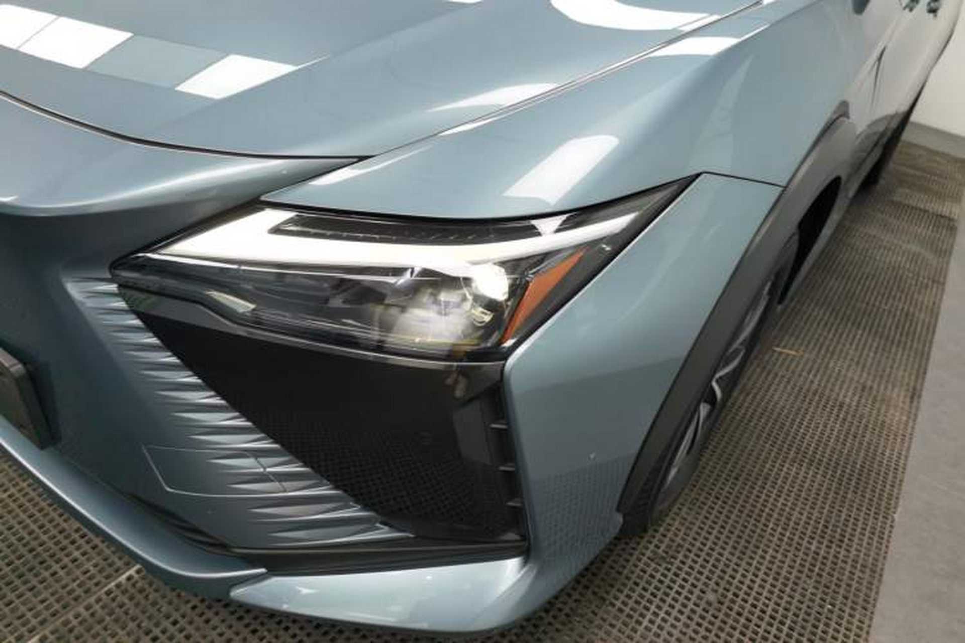 Used Lexus RZ 2023 450e All-Wheel Drive Luxury Edition Left Front Headlight