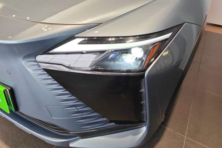 Used Lexus RZ 2023 450e All-Wheel Drive Luxury Edition Left Front Headlight