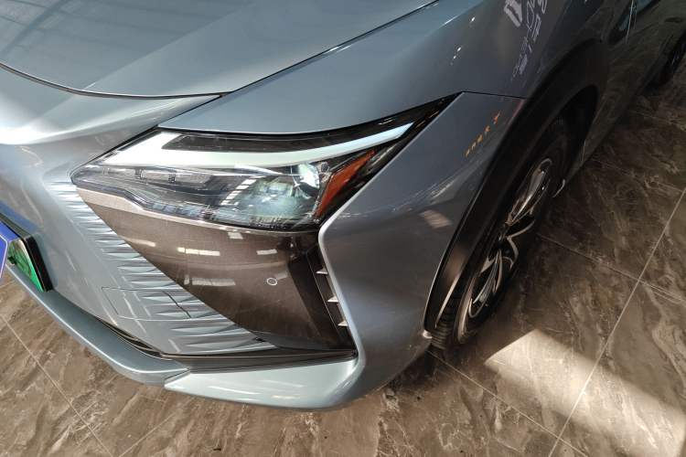 Used Lexus RZ 2023 450e All-Wheel Drive Luxury Edition Left Front Headlight