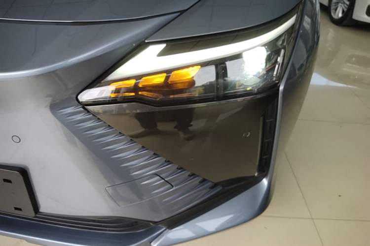 Used Lexus RZ 2023 450e All-Wheel Drive Luxury Edition Left Front Headlight