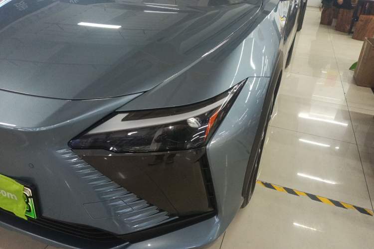 Used Lexus RZ 2023 450e All-Wheel Drive Luxury Edition Left Front Headlight