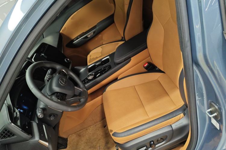 Used Lexus RZ 2023 450e All-Wheel Drive Luxury Edition Left Front Seat