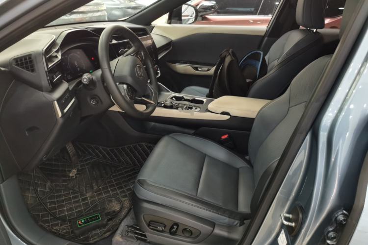 Used Lexus RZ 2023 450e All-Wheel Drive Luxury Edition Left Front Seat