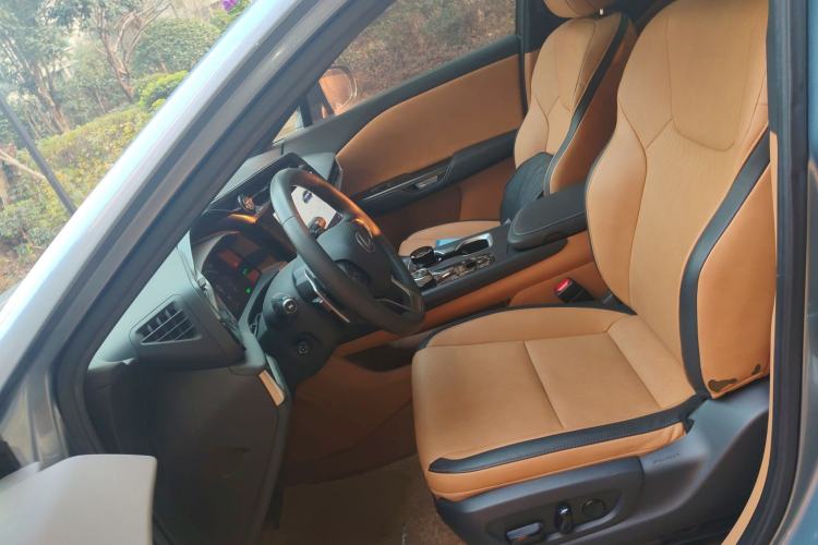 Used Lexus RZ 2023 450e All-Wheel Drive Luxury Edition Left Front Seat