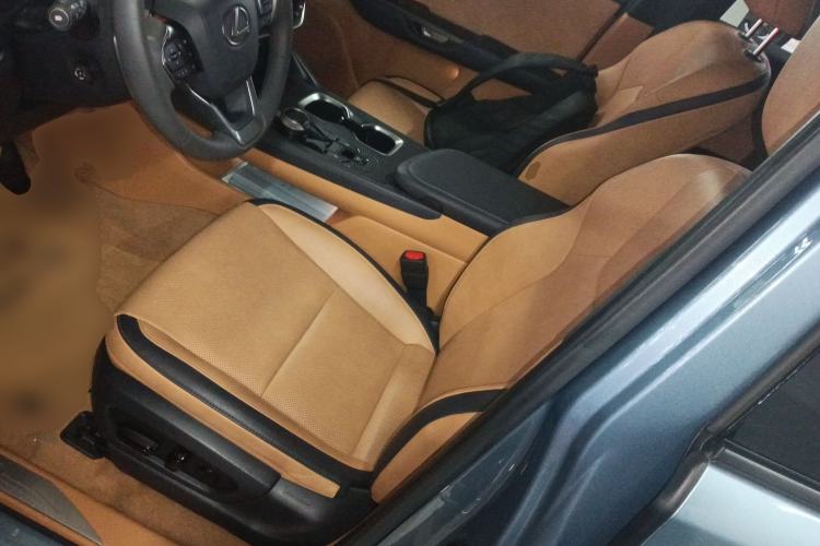 Used Lexus RZ 2023 450e All-Wheel Drive Luxury Edition Left Front Seat