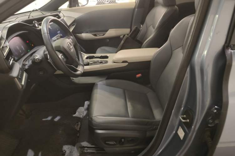 Used Lexus RZ 2023 450e All-Wheel Drive Luxury Edition Left Front Seat