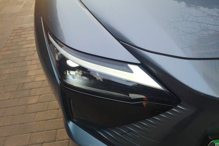 Used Lexus RZ 2023 450e All-Wheel Drive Luxury Edition Right Front Headlight