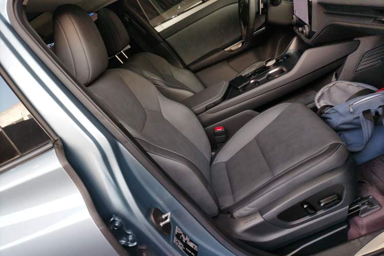 Used Lexus RZ 2023 450e All-Wheel Drive Luxury Edition Right Front Seat