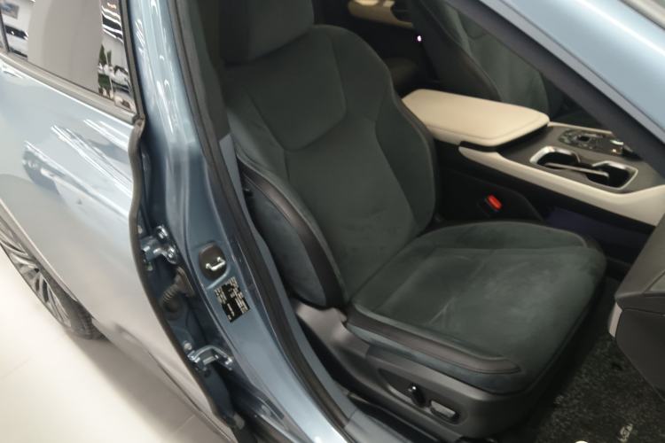Used Lexus RZ 2023 450e All-Wheel-Drive Luxury Edition Right Front Seat