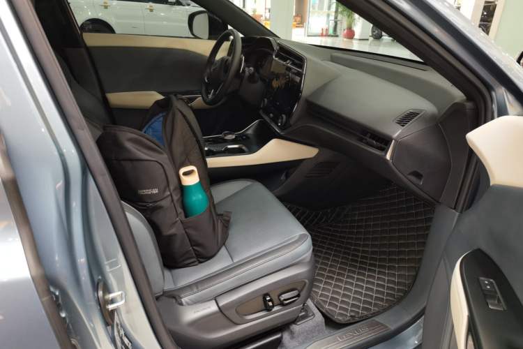 Used Lexus RZ 2023 450e All-Wheel Drive Luxury Edition Right Front Seat