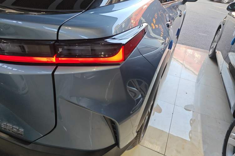 Used Lexus RZ 2023 450e All-Wheel Drive Luxury Edition Right Rear Taillight