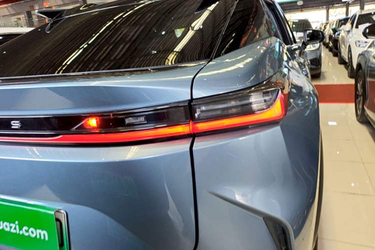 Used Lexus RZ 2023 450e All-Wheel Drive Luxury Edition Right Rear Taillight