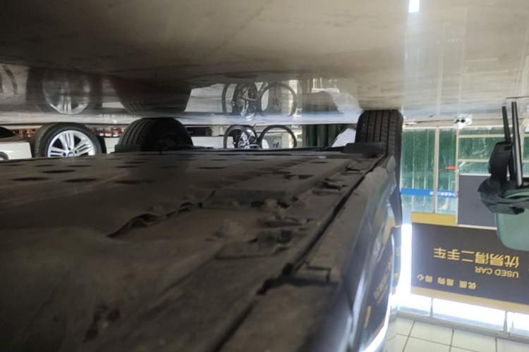 Used Lexus RZ 2023 450e All-Wheel Drive Luxury Edition Right Side Sill