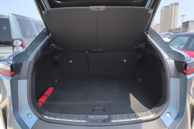 Used Lexus RZ 2023 450e All-Wheel Drive Luxury Edition Trunk