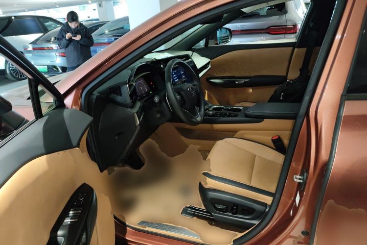 Used Lexus RZ 2023 450e All-Wheel Drive Luxury Edition Driver Seat