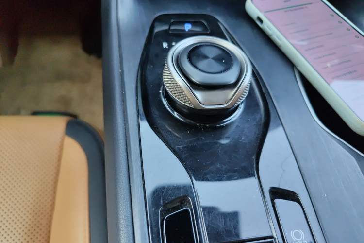 Used Lexus RZ 2023 450e All-Wheel Drive Luxury Edition Gear Lever