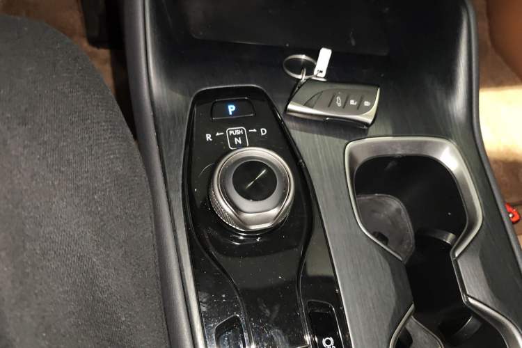 Used Lexus RZ 2023 450e All-Wheel Drive Luxury Edition Gear Lever