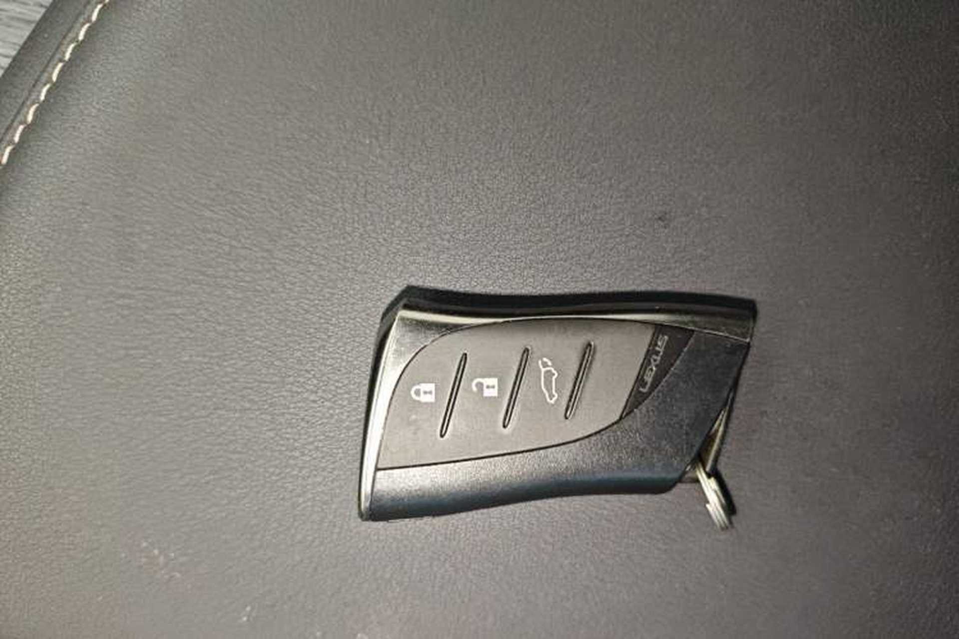 Used Lexus RZ 2023 450e All-Wheel Drive Luxury Edition Interior 1