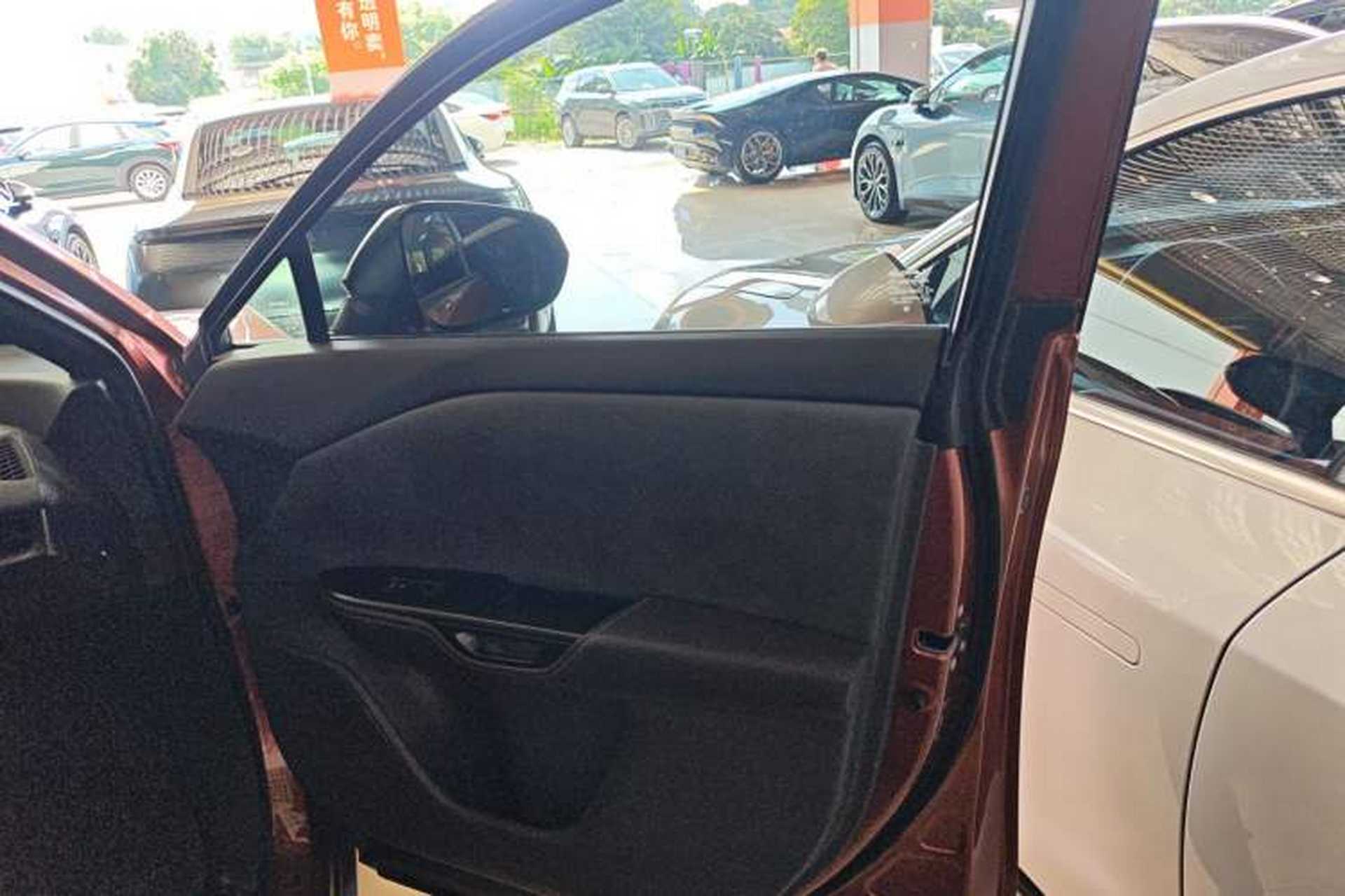 Used Lexus RZ 2023 450e All-Wheel Drive Luxury Edition Interior 5