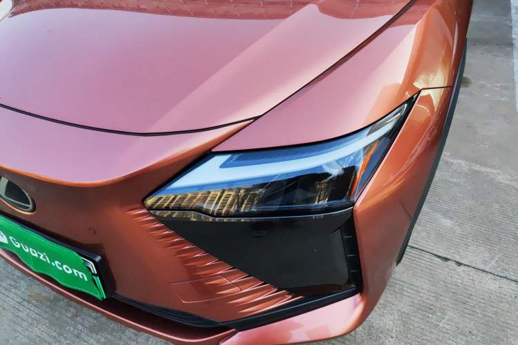 Used Lexus RZ 2023 450e All-Wheel Drive Luxury Edition Left Front Headlight