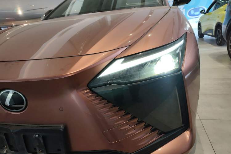 Used Lexus RZ 2023 450e All-Wheel Drive Luxury Edition Left Front Headlight