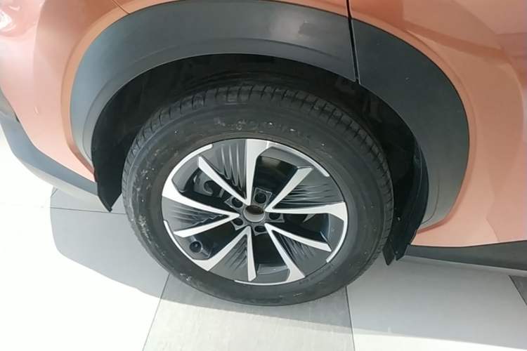 Used Lexus RZ 2023 450e All-Wheel-Drive Long-Range Version Right Rear Wheel Hub