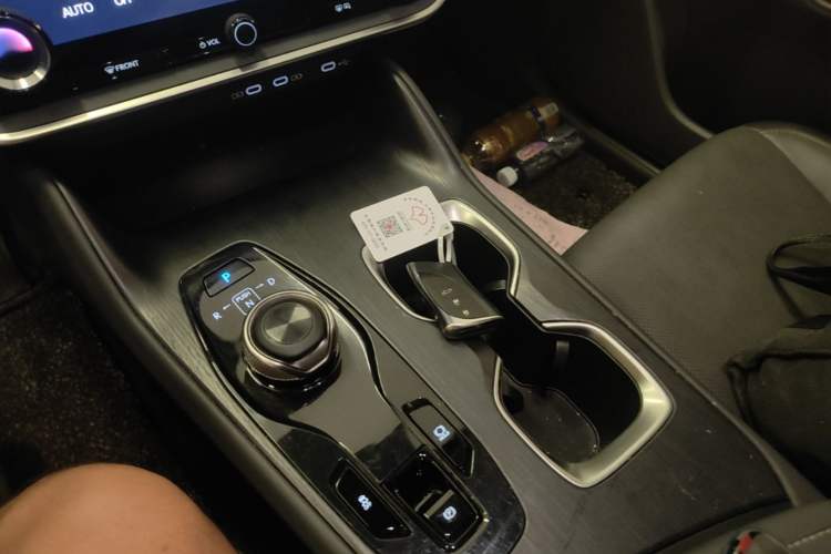 Used Lexus RZ 2023 450e All-Wheel Drive Luxury Edition Gear Lever