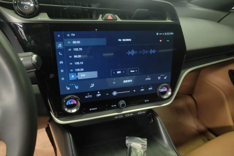 Used Lexus RZ 2023 450e All-Wheel Drive Luxury Edition Audio And AC Panel