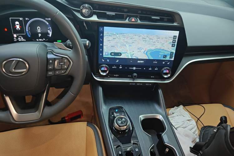 Used Lexus RZ 2023 450e All-Wheel Drive Luxury Edition Audio And AC Panel