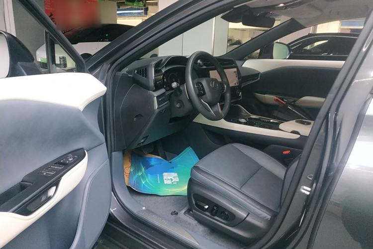 Used Lexus RZ 2023 450e All-Wheel Drive Luxury Edition Driver Seat
