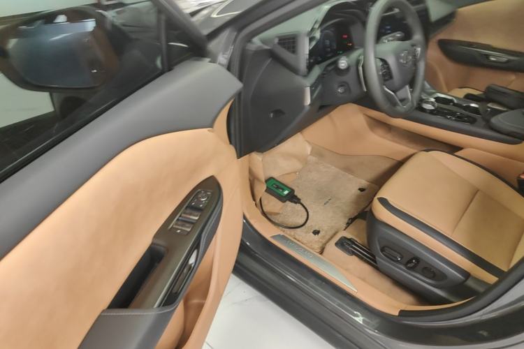 Used Lexus RZ 2023 450e All-Wheel Drive Luxury Edition Driver Seat