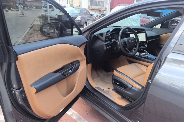Used Lexus RZ 2023 450e All-Wheel Drive Luxury Edition Driver Seat