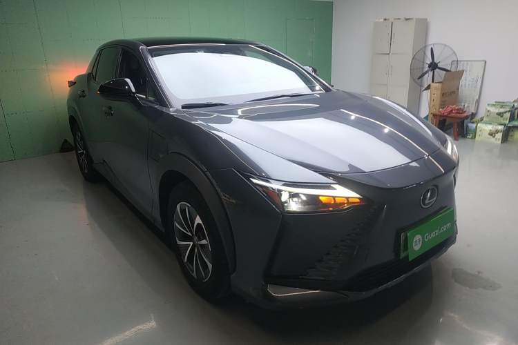 Used Lexus RZ 2023 450e All-Wheel Drive Luxury Edition Front Right 45 Deg
