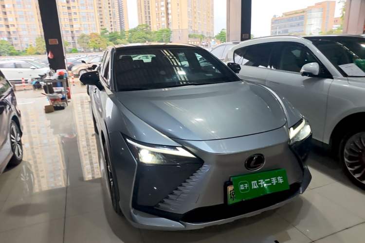 Used Lexus RZ 2023 450e All-Wheel Drive Luxury Edition Front Right 45 Deg