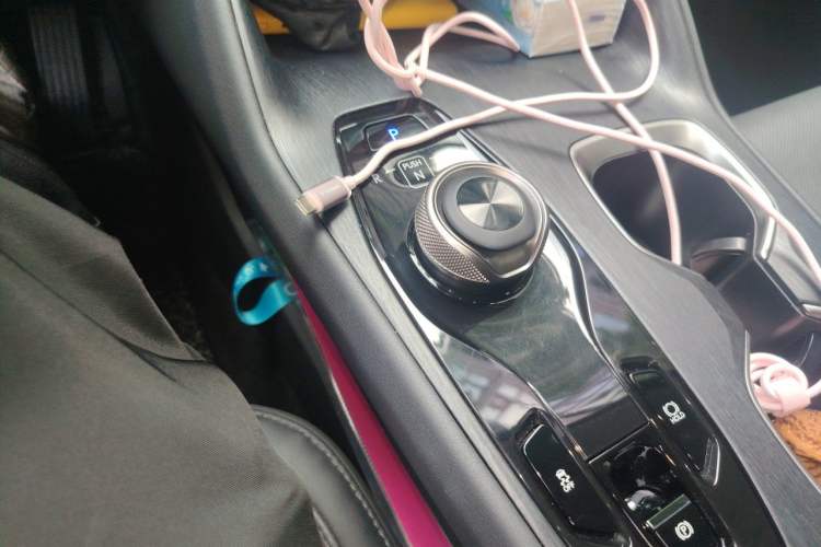 Used Lexus RZ 2023 450e All-Wheel Drive Luxury Edition Gear Lever