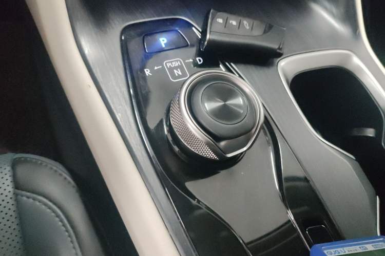 Used Lexus RZ 2023 450e All-Wheel Drive Luxury Edition Gear Lever