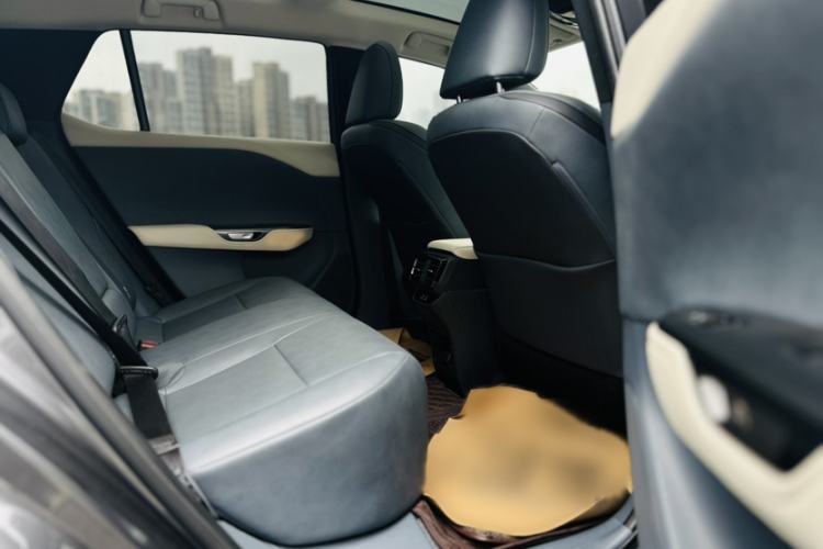 Used Lexus RZ 2023 450e All-Wheel Drive Luxury Edition Interior 8