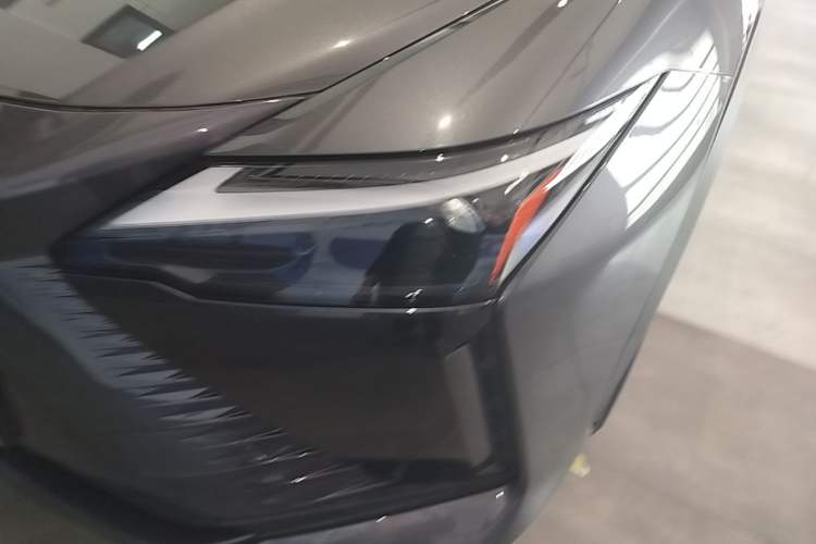 Used Lexus RZ 2023 450e All-Wheel Drive Luxury Edition Left Front Headlight