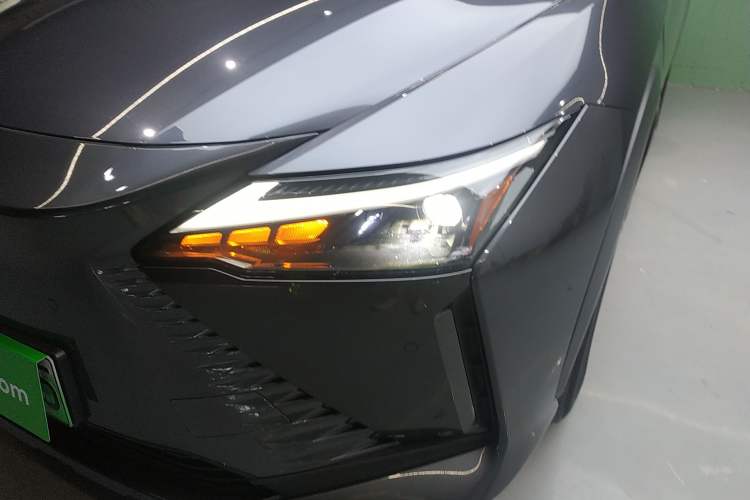 Used Lexus RZ 2023 450e All-Wheel Drive Luxury Edition Left Front Headlight