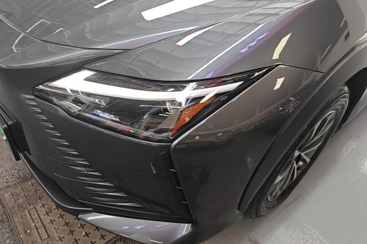 Used Lexus RZ 2023 450e All-Wheel Drive Luxury Edition Left Front Headlight