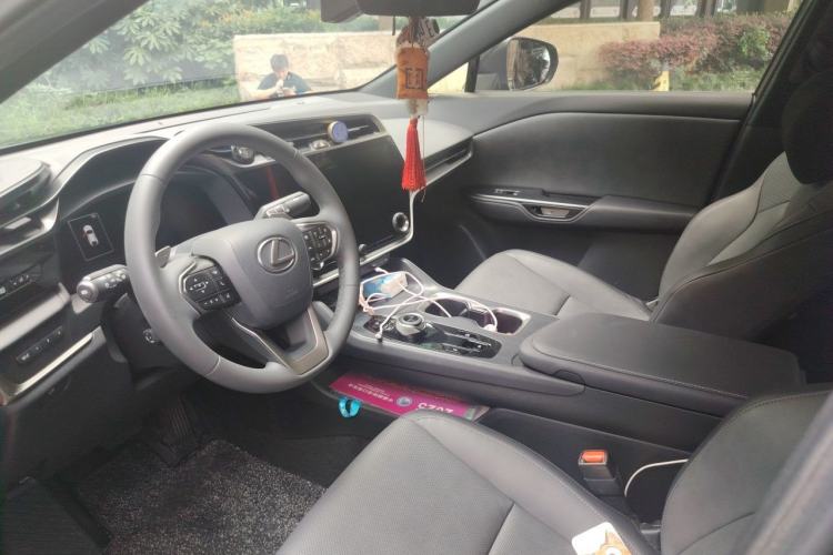 Used Lexus RZ 2023 450e All-Wheel Drive Luxury Edition Left Front Seat